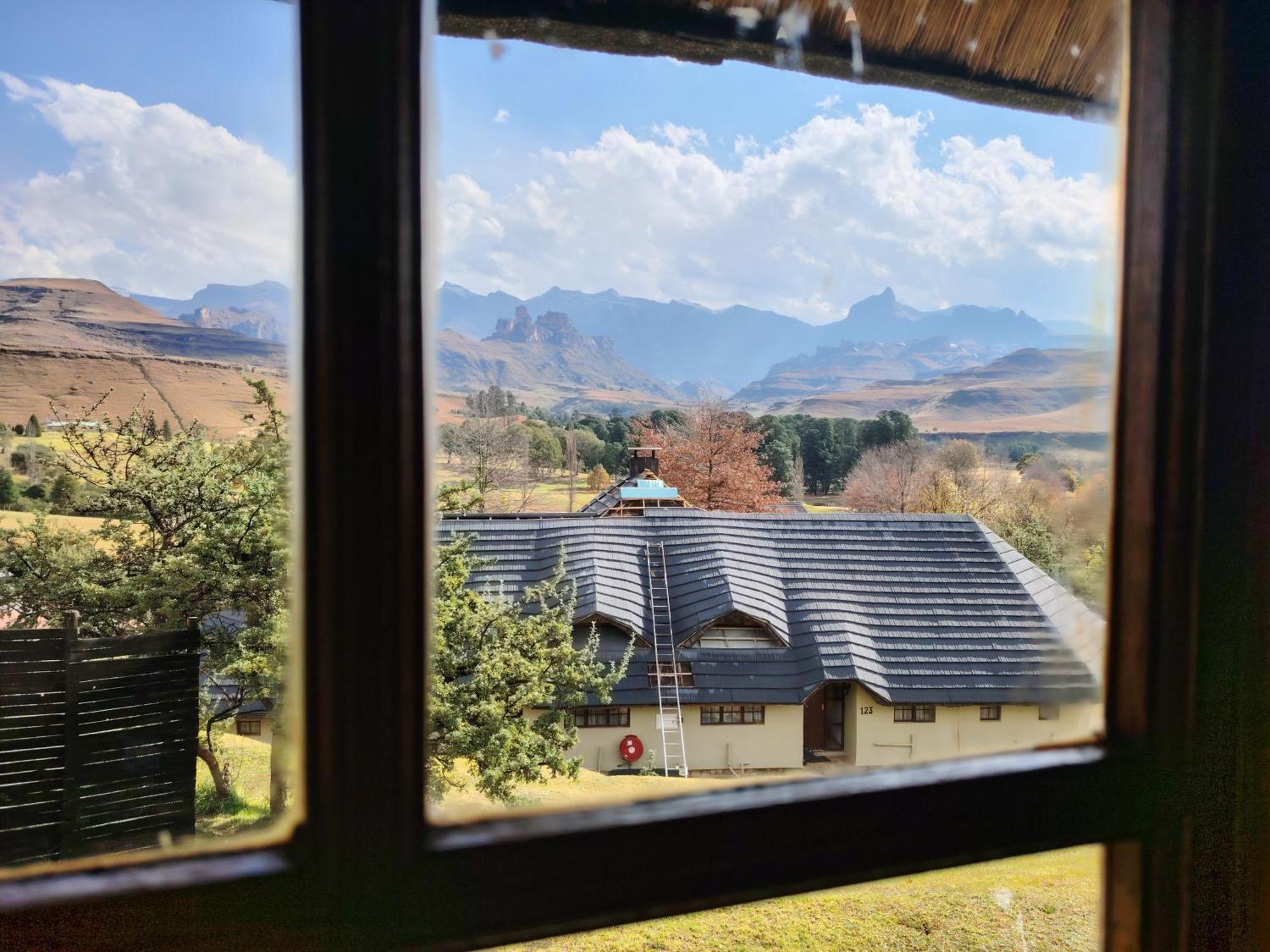 Gooderson Leisure Fairways Self Catering And Timeshare Gold Crown Resort Drakensberg Garden Exterior photo