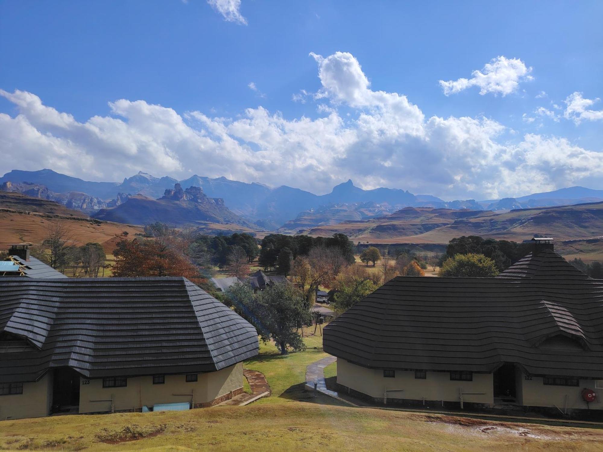 Gooderson Leisure Fairways Self Catering And Timeshare Gold Crown Resort Drakensberg Garden Exterior photo