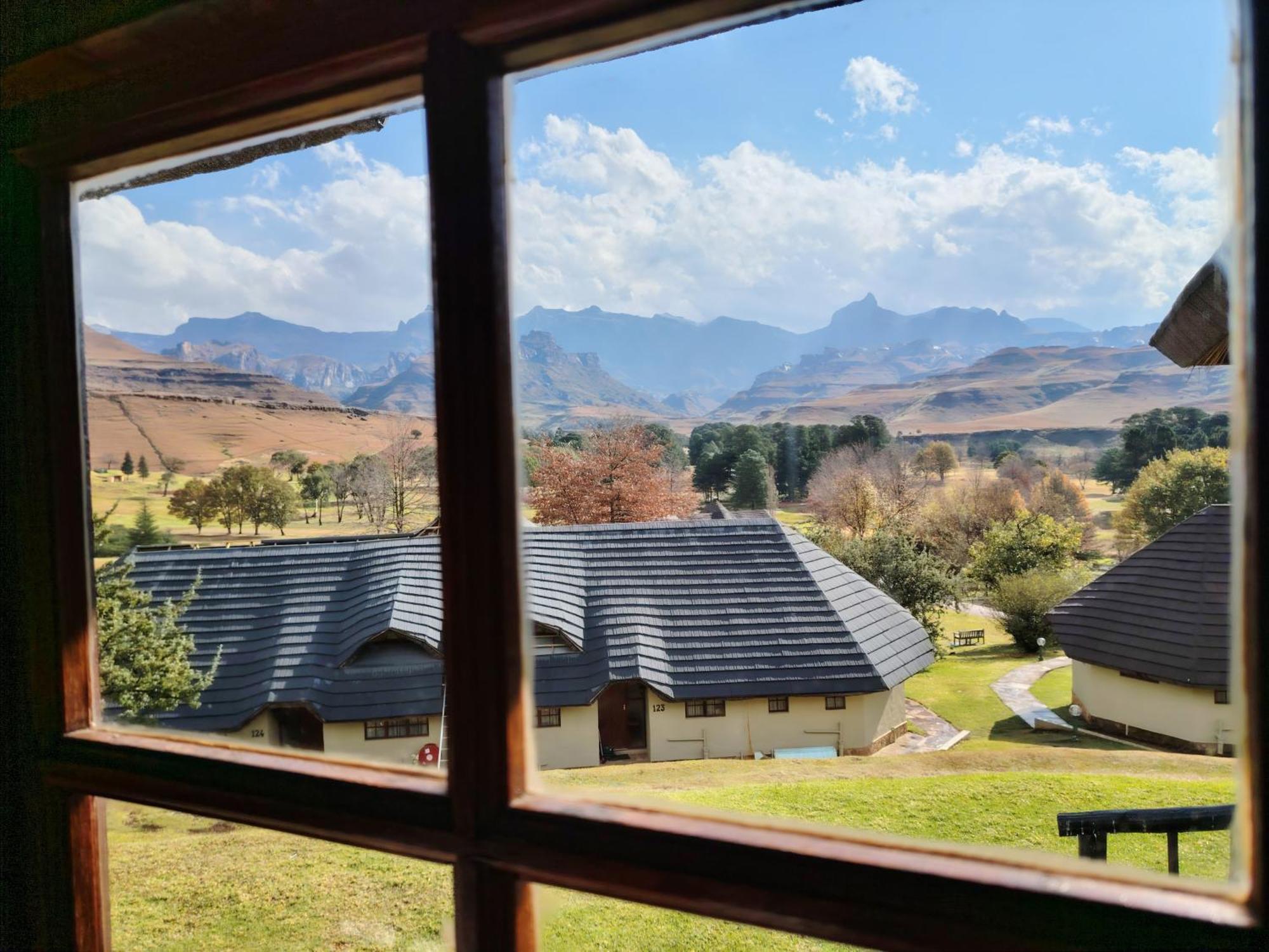 Gooderson Leisure Fairways Self Catering And Timeshare Gold Crown Resort Drakensberg Garden Exterior photo