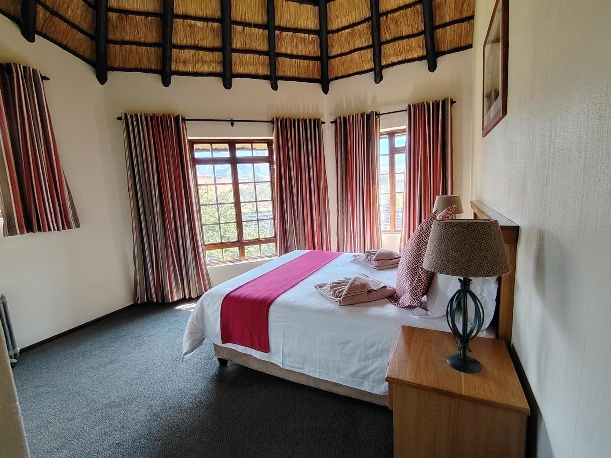 Gooderson Leisure Fairways Self Catering And Timeshare Gold Crown Resort Drakensberg Garden Exterior photo