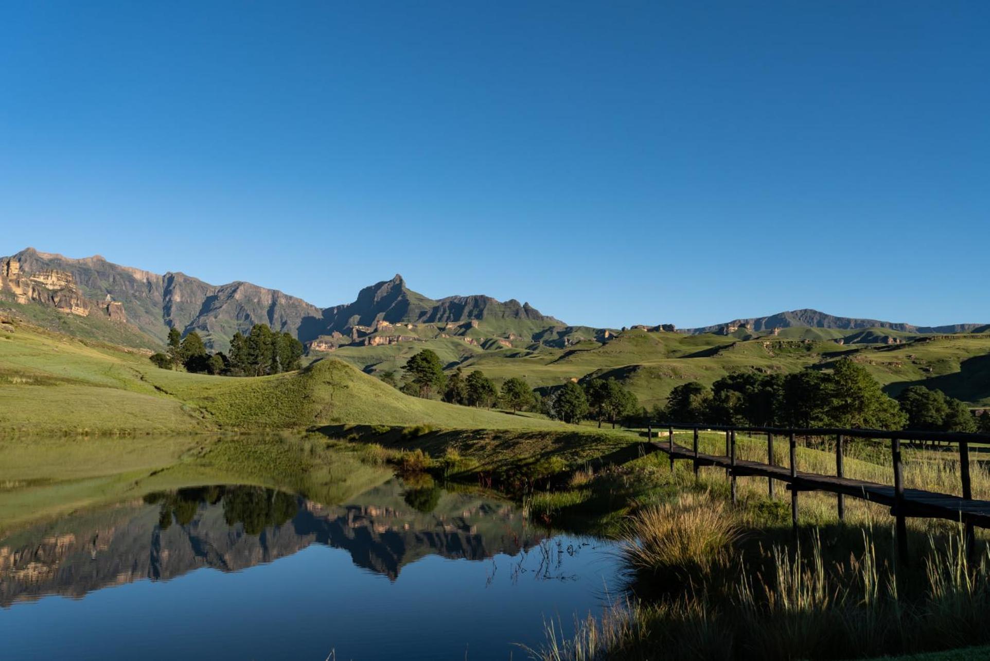 Gooderson Leisure Fairways Self Catering And Timeshare Gold Crown Resort Drakensberg Garden Exterior photo